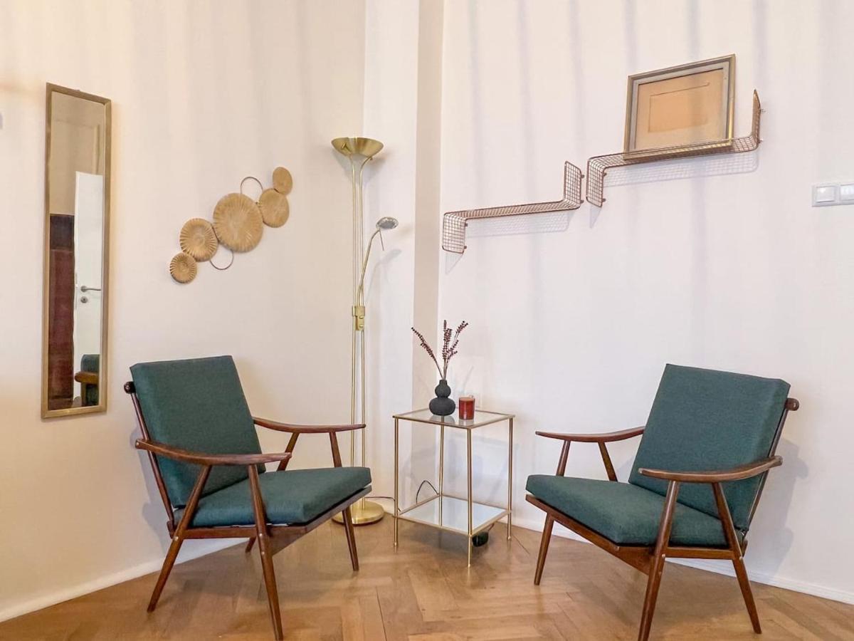 96M2 Of Comfort And Style: 4Bd Apartment In Old Town 브라티슬라바 외부 사진