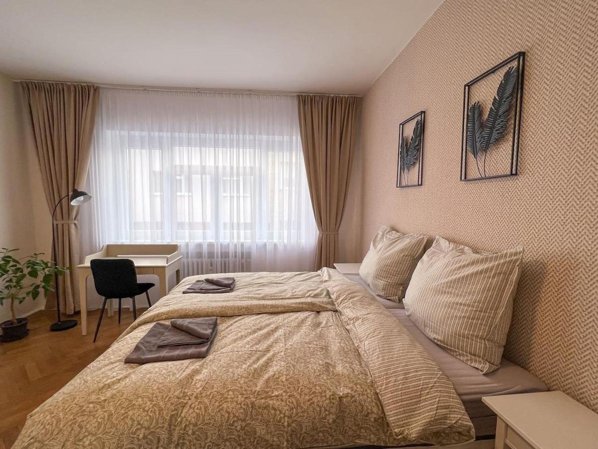 96M2 Of Comfort And Style: 4Bd Apartment In Old Town 브라티슬라바 외부 사진