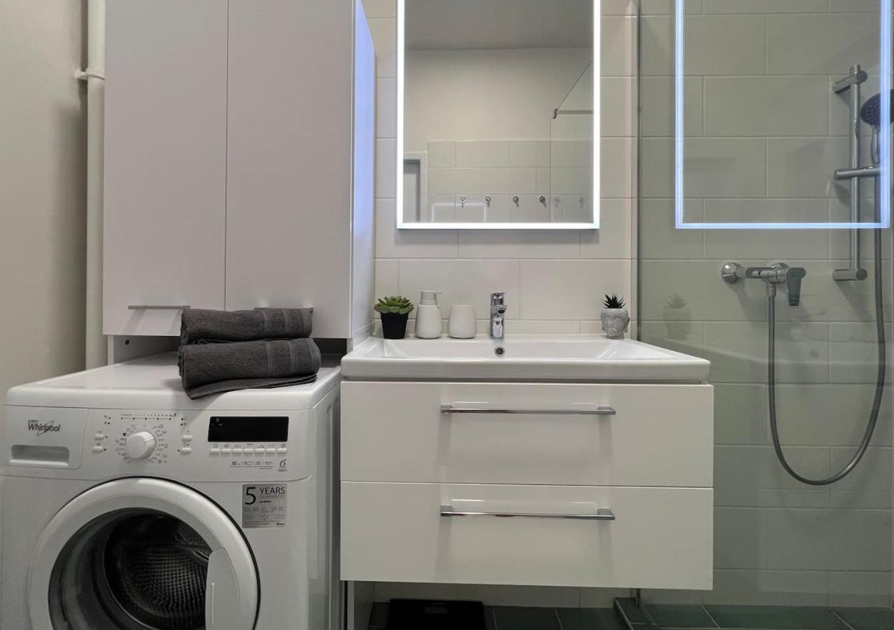 96M2 Of Comfort And Style: 4Bd Apartment In Old Town 브라티슬라바 외부 사진
