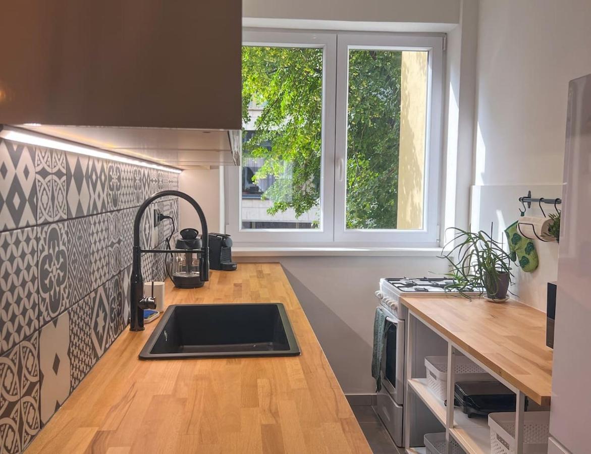 96M2 Of Comfort And Style: 4Bd Apartment In Old Town 브라티슬라바 외부 사진
