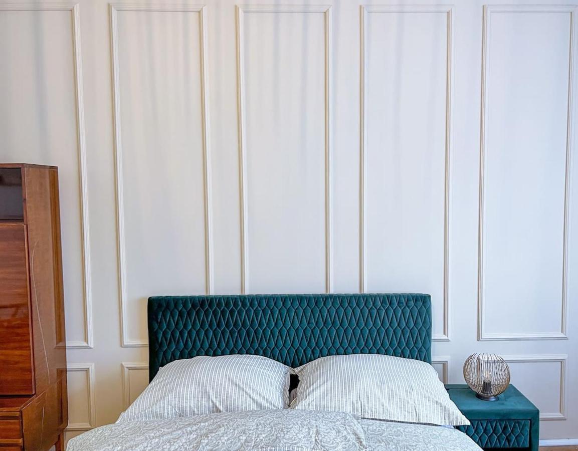96M2 Of Comfort And Style: 4Bd Apartment In Old Town 브라티슬라바 외부 사진