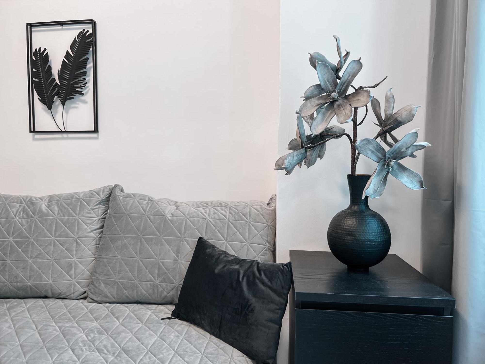 96M2 Of Comfort And Style: 4Bd Apartment In Old Town 브라티슬라바 외부 사진
