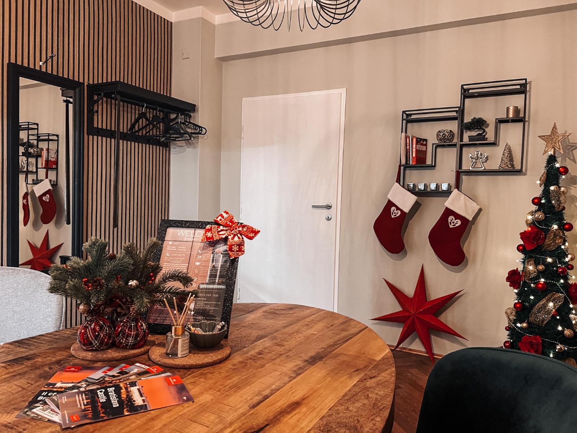 96M2 Of Comfort And Style: 4Bd Apartment In Old Town 브라티슬라바 외부 사진